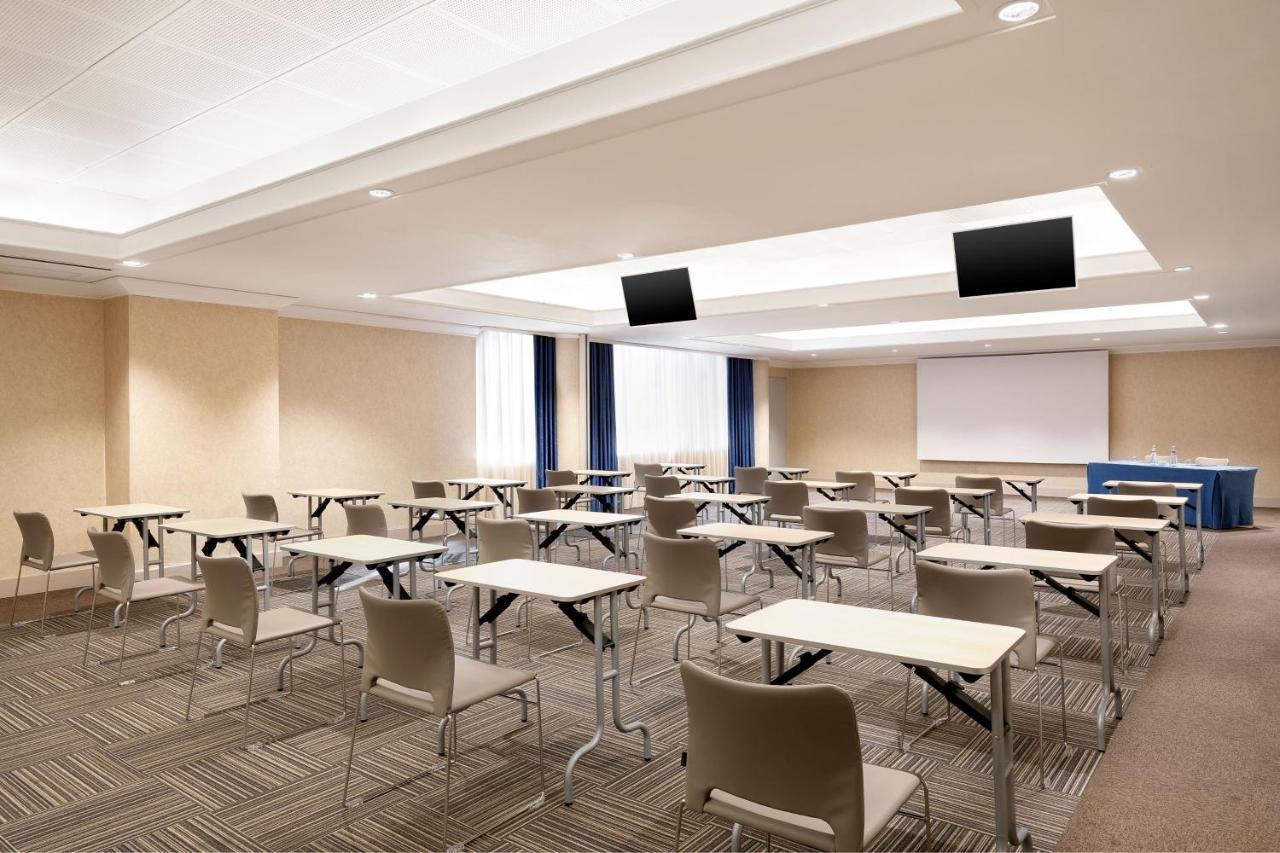 Courtyard By Marriott Rome Central Park Luaran gambar