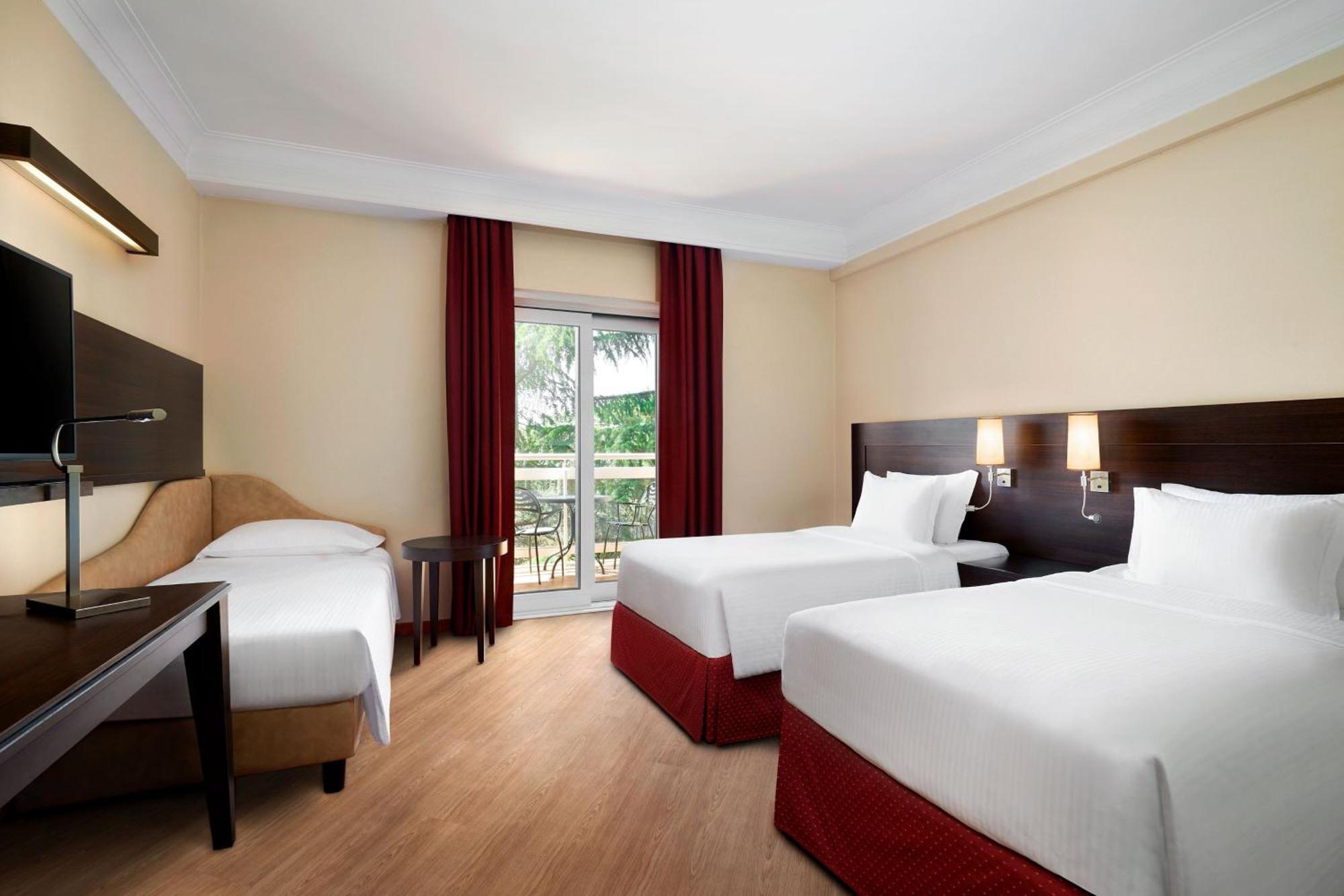Courtyard By Marriott Rome Central Park Luaran gambar