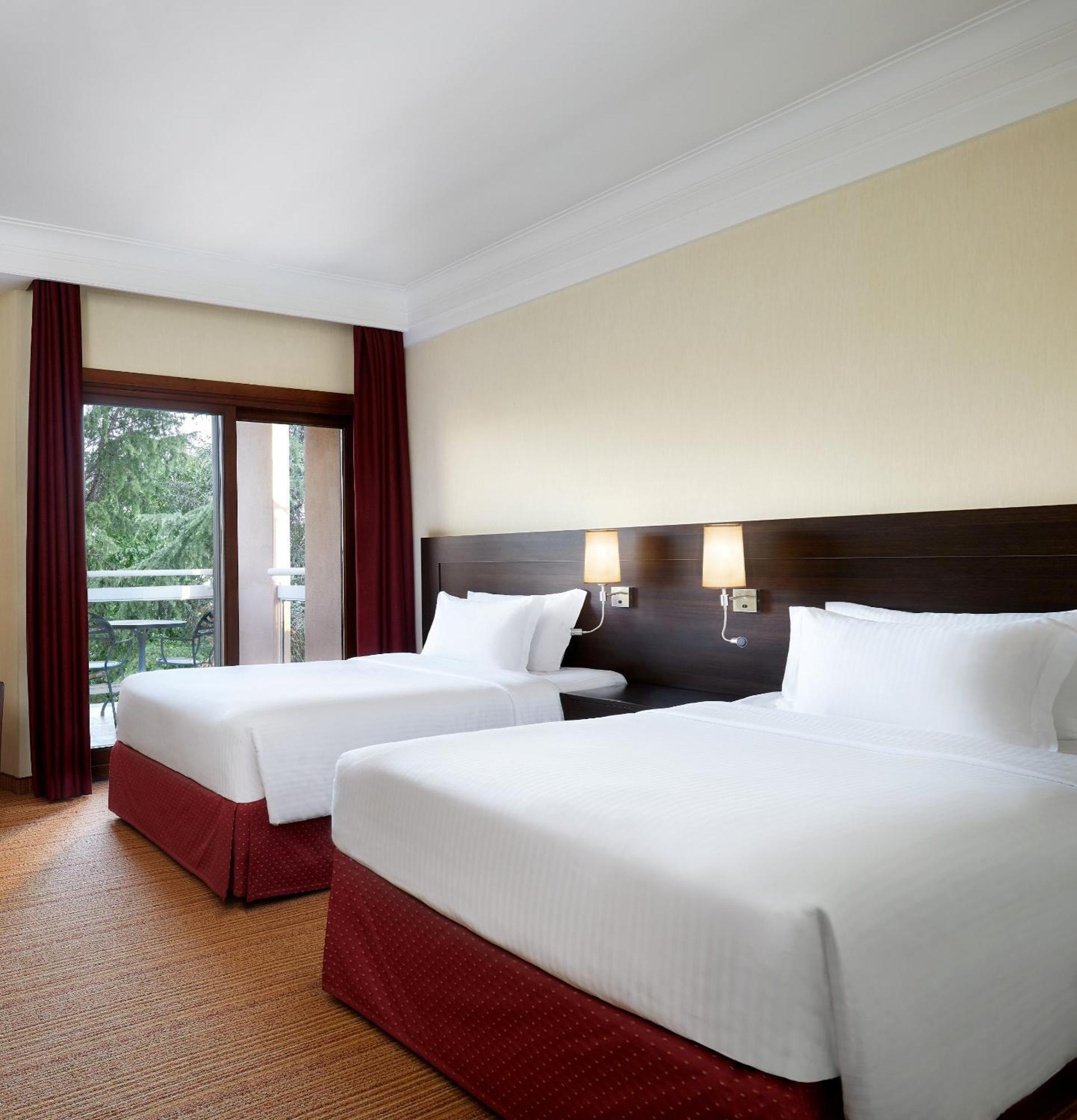 Courtyard By Marriott Rome Central Park Luaran gambar