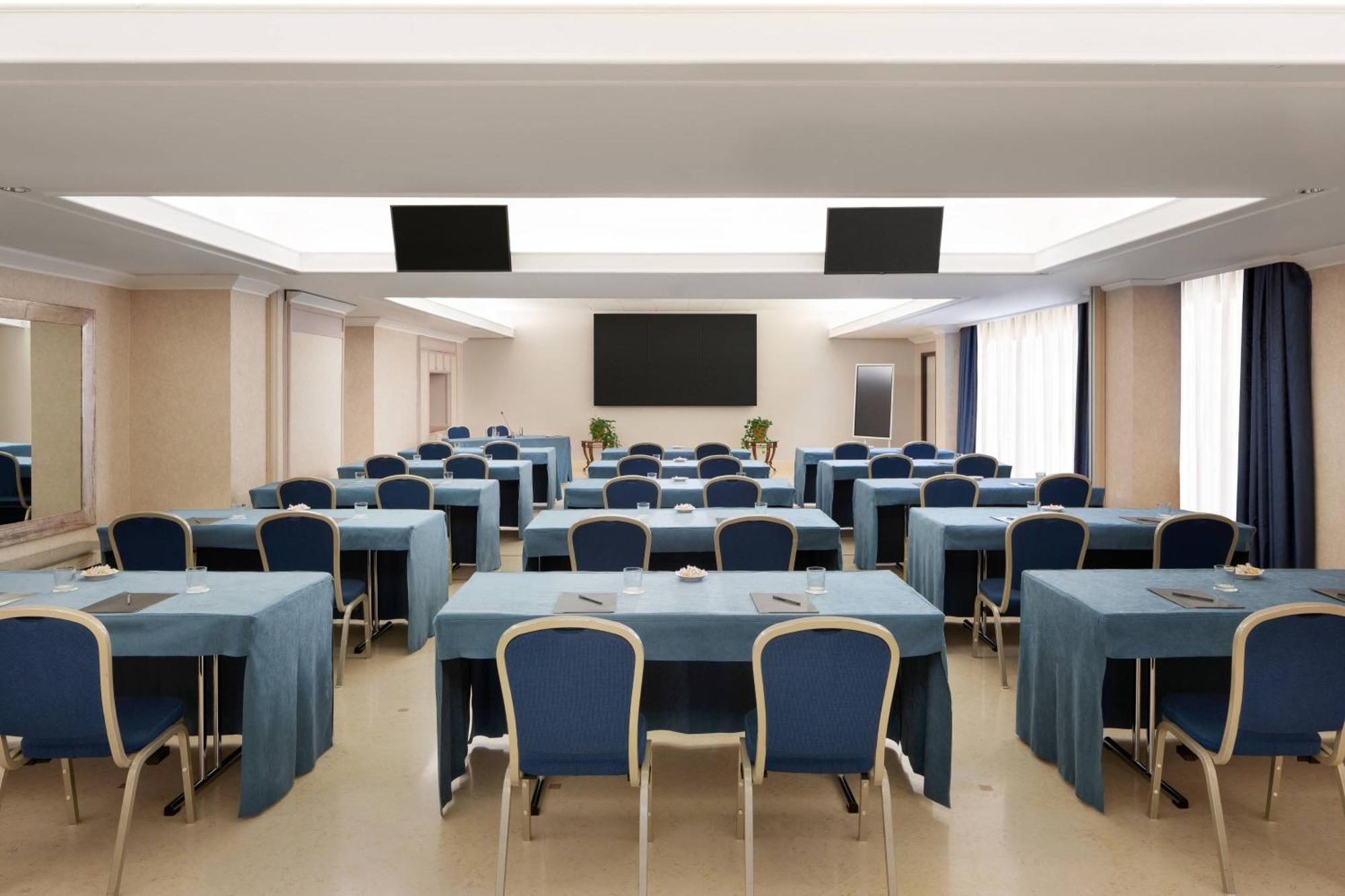 Courtyard By Marriott Rome Central Park Luaran gambar