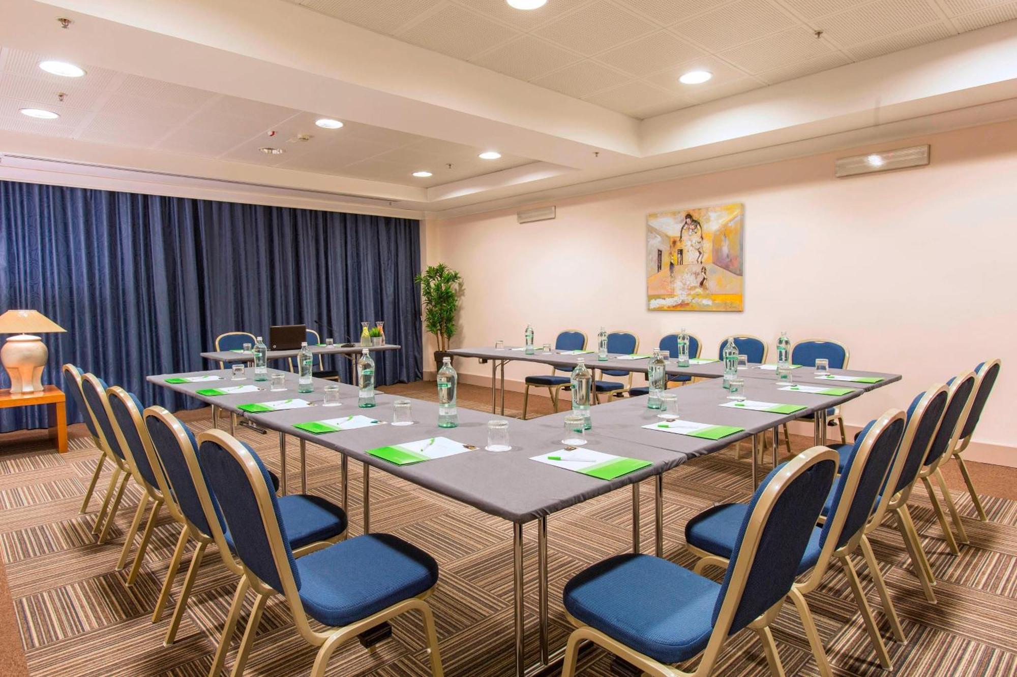 Courtyard By Marriott Rome Central Park Luaran gambar