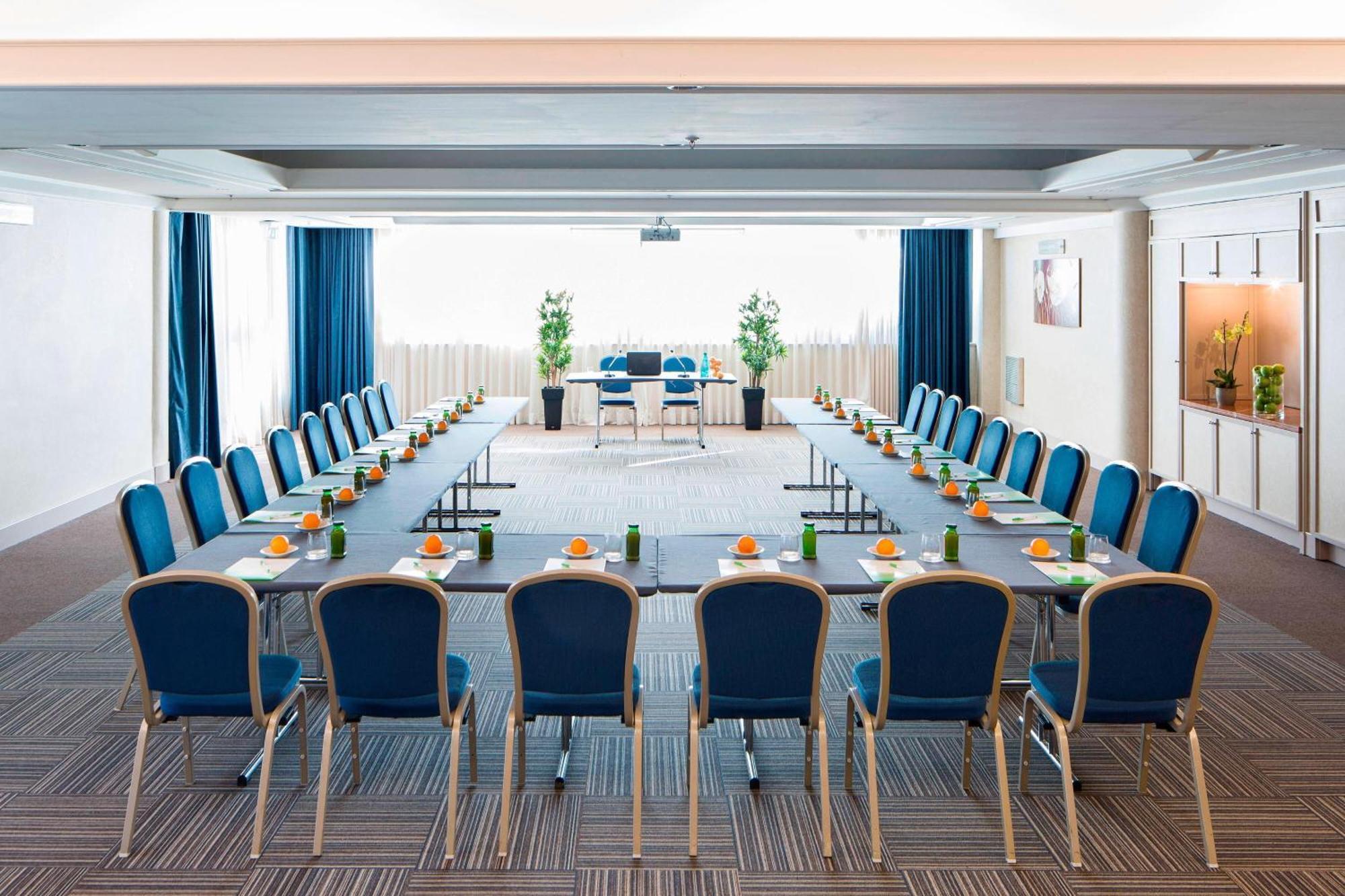 Courtyard By Marriott Rome Central Park Luaran gambar