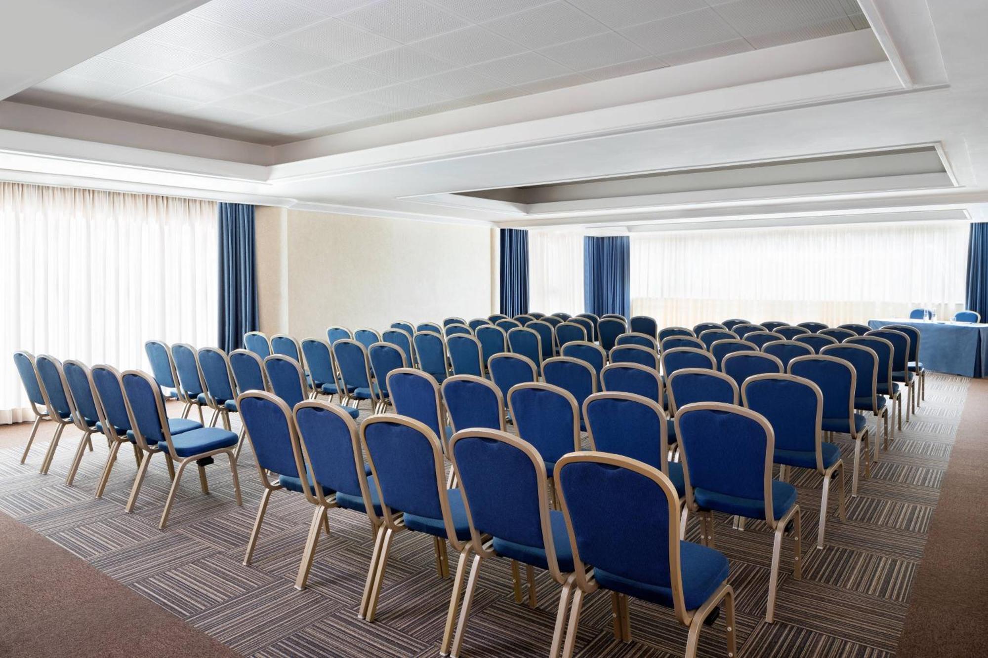 Courtyard By Marriott Rome Central Park Luaran gambar